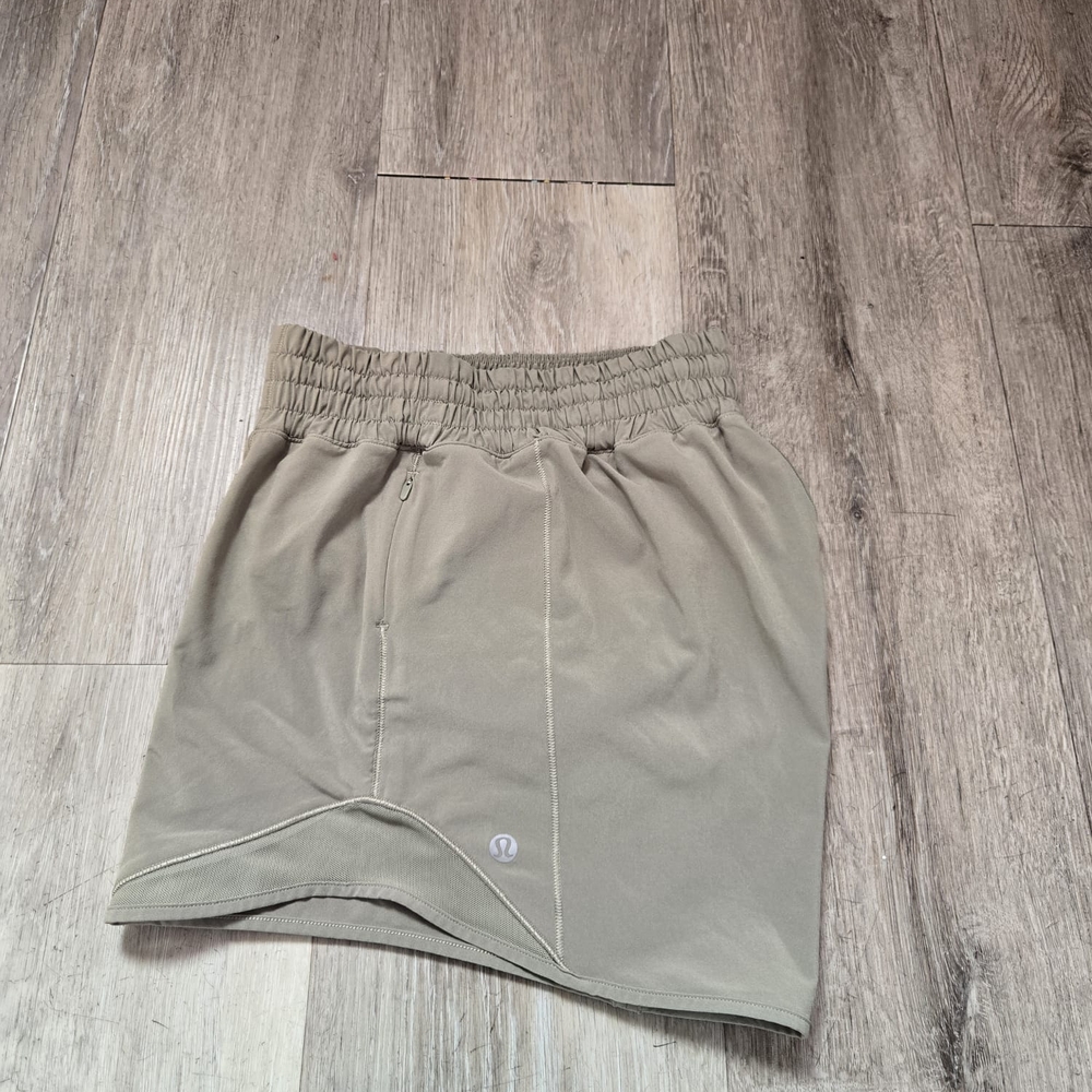 Lululemon Hotty Hot High-Rise Lined Short Size 4 Tall
